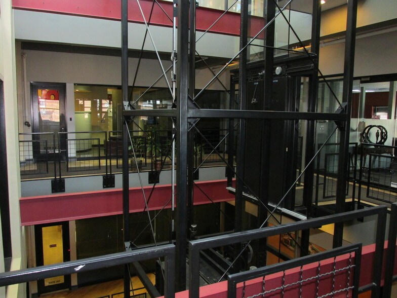 249 E Main St, Lexington, KY for lease - Building Photo - Image 2 of 19