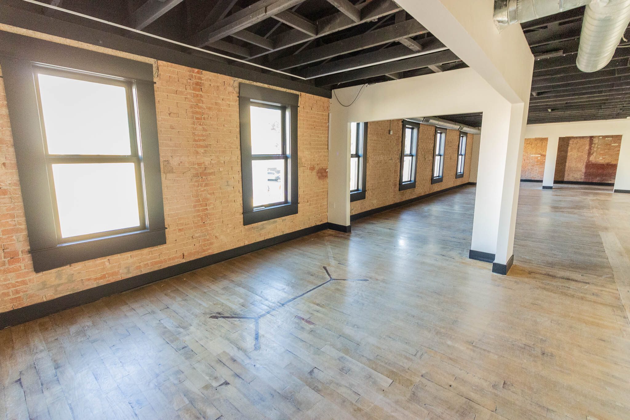 201-215 W Mulberry St, Kaufman, TX à louer Photo intérieure- Image 1 de 10