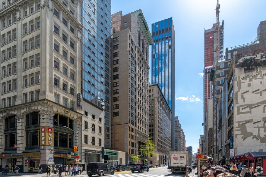 303-305 Fifth Ave, New York, NY à louer - Photo du bâtiment - Image 3 de 7