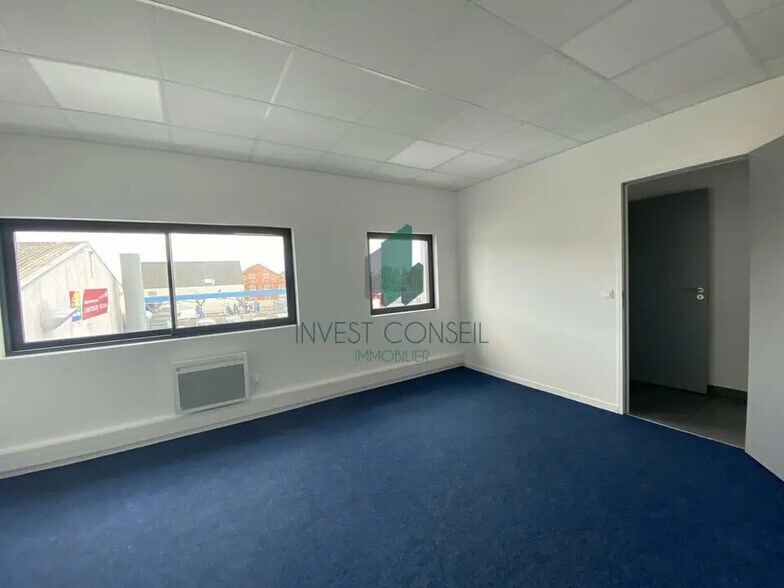 Local d'activités dans Cormeilles-en-Parisis à vendre - Photo du bâtiment - Image 3 de 7