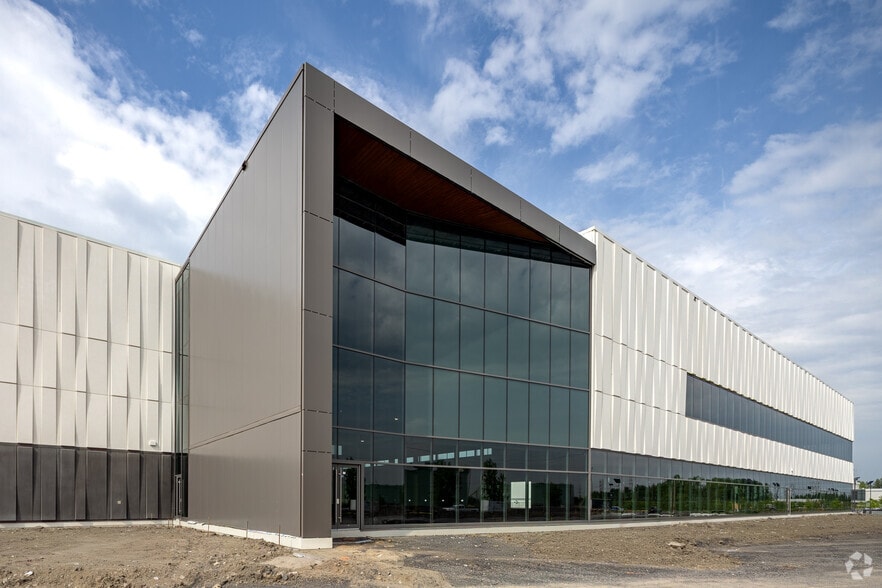 Boul des Générations, Montréal-Est, QC for lease - Building Photo - Image 1 of 20