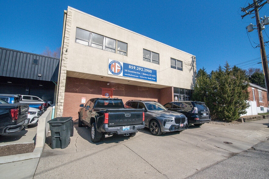245 Grandview Ave, Bellevue, KY for lease - Primary Photo - Image 1 of 28