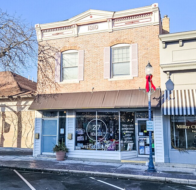 More details for 234-236 Center St, Grayslake, IL - Retail for Lease