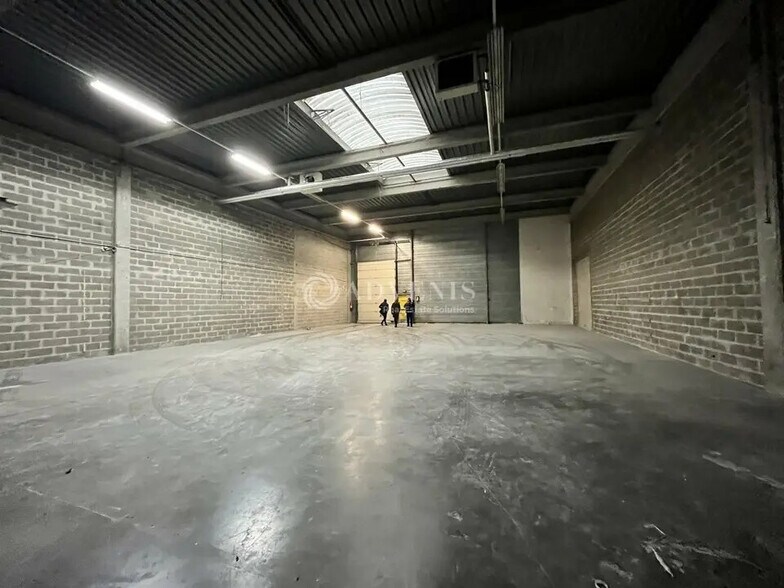 Flex in Gennevilliers for lease - Building Photo - Image 3 of 8