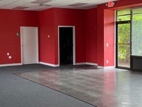 1401-1429 Bernath Pky, Toledo, OH for lease Interior Photo- Image 1 of 6