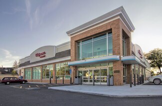 Plus de détails pour 57 Winthrop St, Taunton, MA - Commerce de détail à louer
