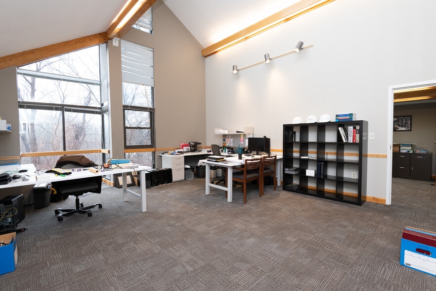 7 Kimball Ln, Lynnfield, MA for lease - Interior Photo - Image 2 of 14