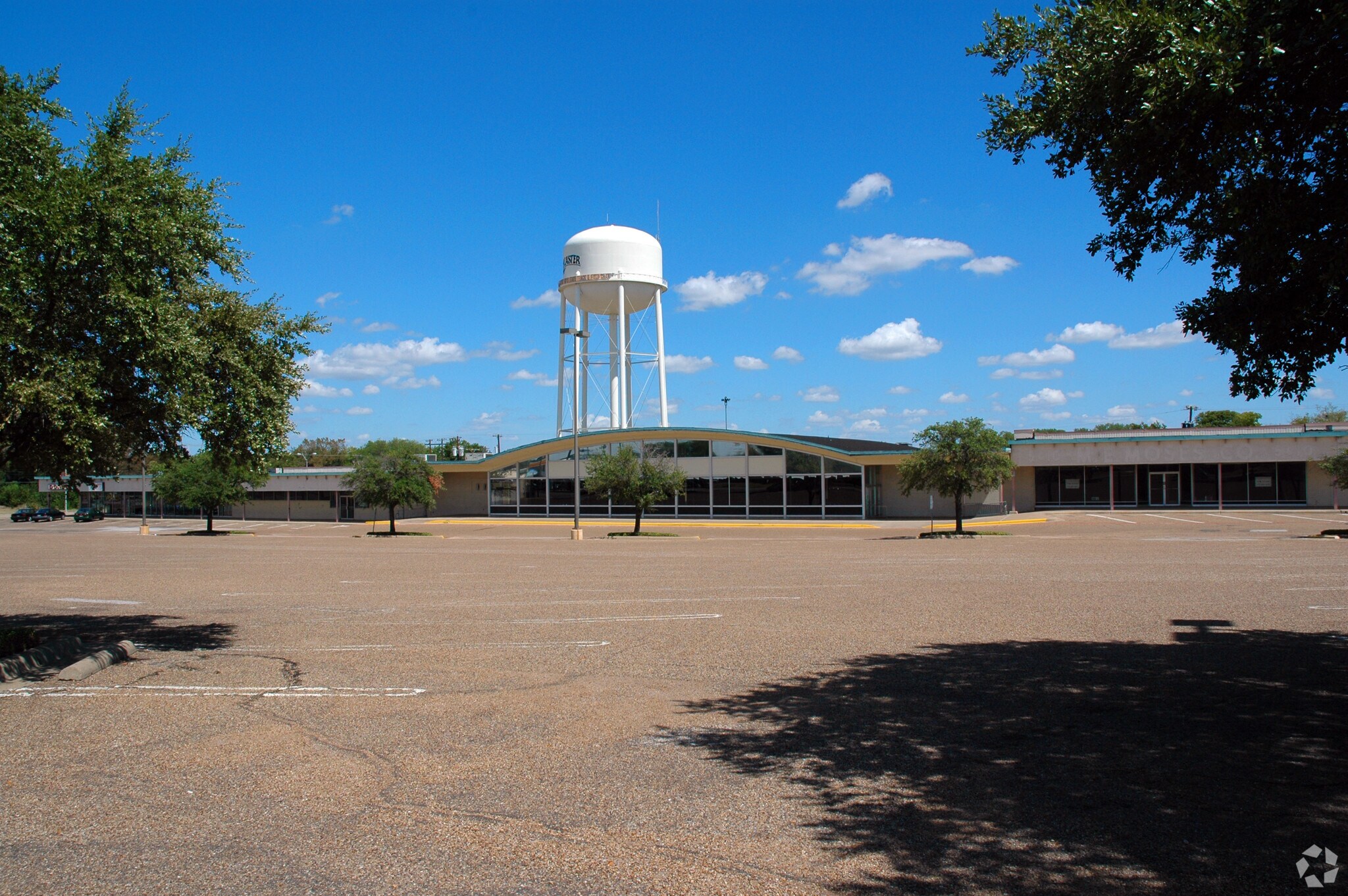 630 W Pleasant Run Rd, Lancaster, TX for lease Primary Photo- Image 1 of 15