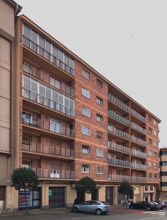 Plus de détails pour Calle Coronel del-Rexachl, 10, Segovia - Commerce de détail à louer