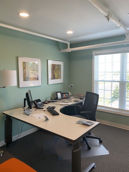 N79W14756 Appleton Ave, Menomonee Falls, WI for lease - Building Photo - Image 2 of 7