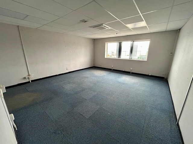 Hambridge Rd, Newbury for sale - Interior Photo - Image 3 of 7