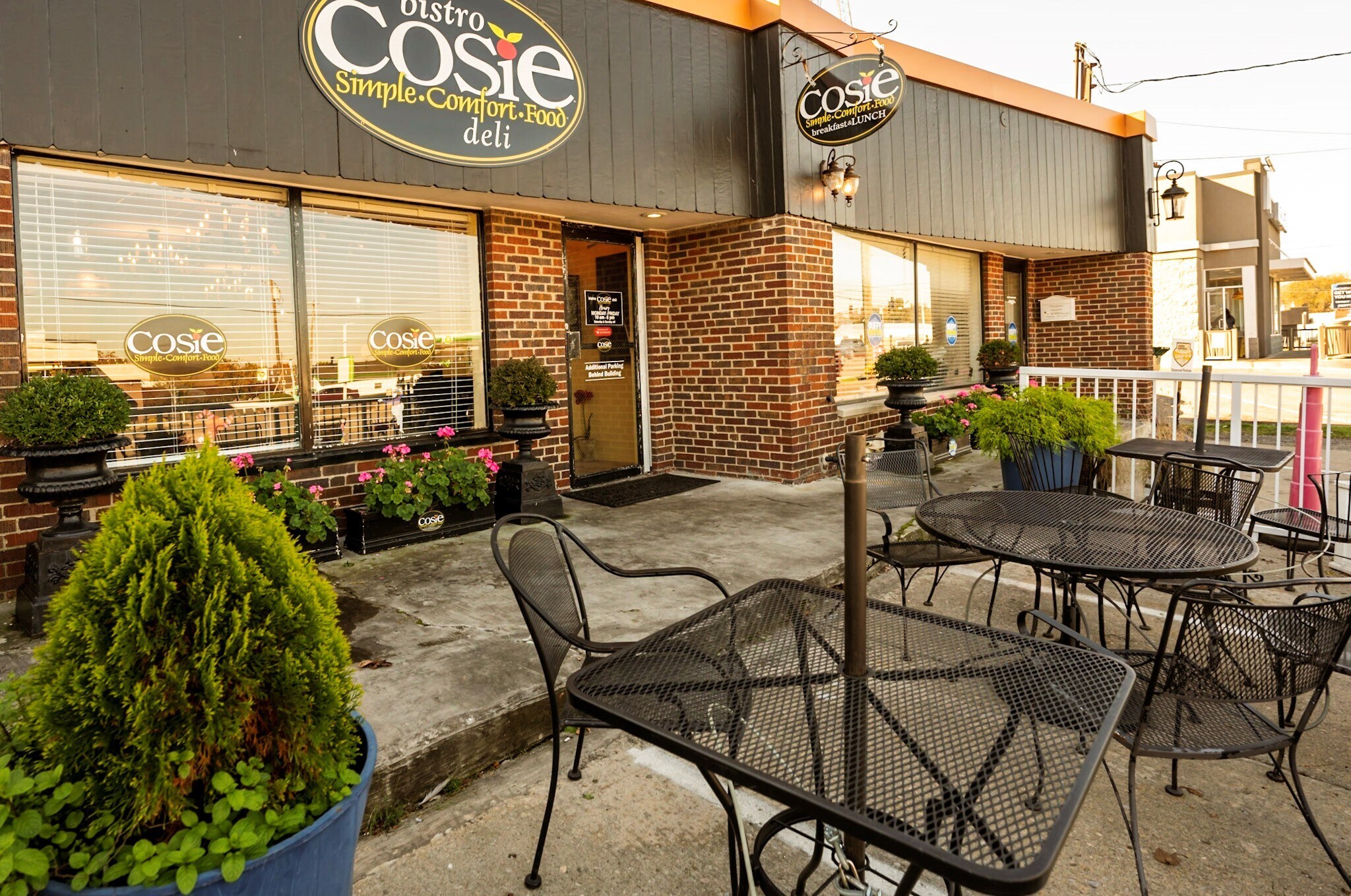 911 W North Bend Rd, Cincinnati, OH à vendre Photo du bâtiment- Image 1 de 6