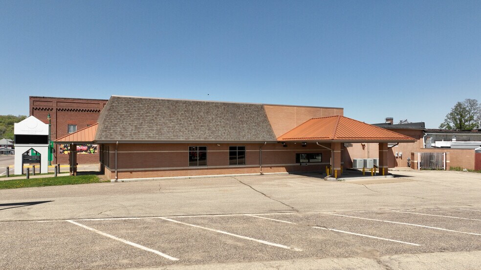 36328 Main St, Whitehall, WI à vendre - Photo du bâtiment - Image 1 de 33