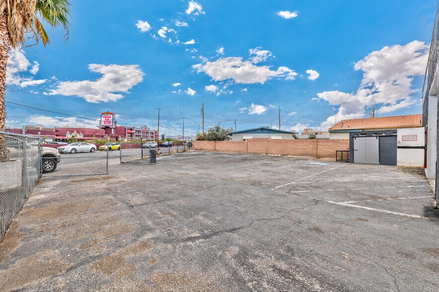 1765 Athol Ave, Henderson, NV à vendre - Photo du bâtiment - Image 3 de 14