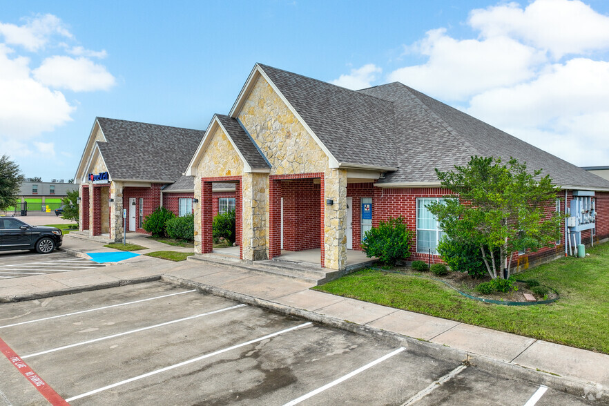 5583 Davis Blvd, North Richland Hills, TX à vendre - Photo du b timent - Image 3 de 25