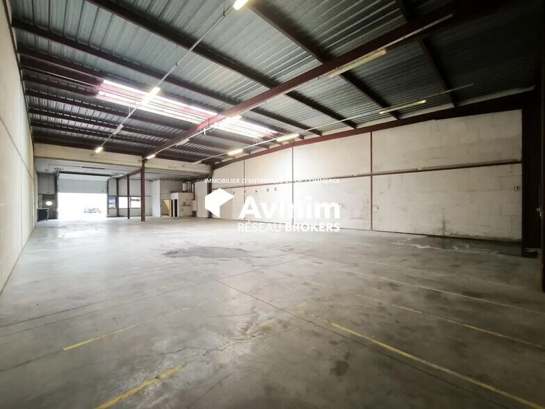 Flex in Buc for lease - Building Photo - Image 1 of 4