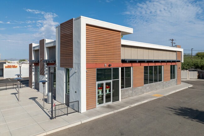 Plus de détails pour 5721 E Broadway Blvd, Tucson, AZ - Commerce de détail à louer