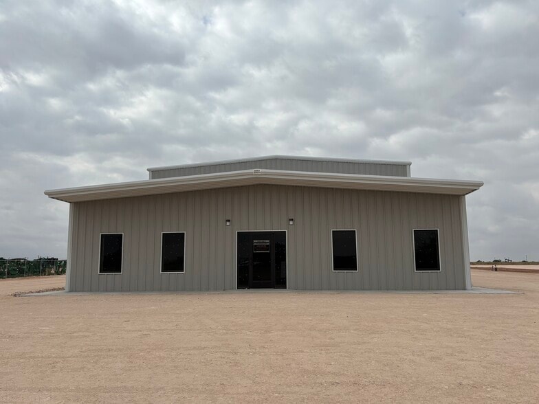 2408 E County Road 130, Midland, TX for lease - Building Photo - Image 3 of 10