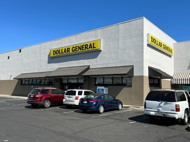 510-560 N Main St, Manteca, CA à louer - Photo du bâtiment - Image 2 de 4