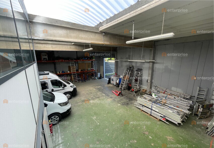 Flex in Lille for lease - Interior Photo - Image 3 of 8