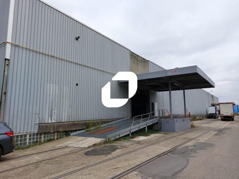 Flex dans Saint-Fargeau-Ponthierry à louer - Photo du bâtiment - Image 3 de 18
