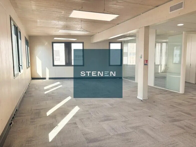 5 Rue Rene Cassin, Marseille for lease - Interior Photo - Image 2 of 6