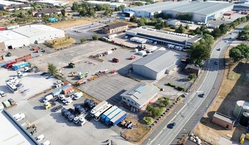 FOURTH AVENUE ZONE 2 DEESIDE INDUSTRIAL portefeuille de 2 propriétés à vendre sur LoopNet.ca - Photo principale - Image 1 de 2