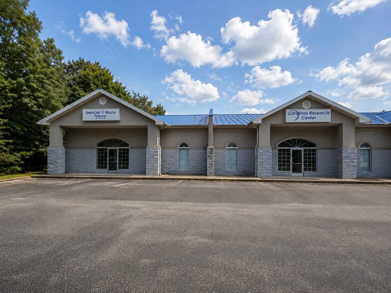 1805 Milton Rd, Charlotte, NC à louer - Photo du bâtiment - Image 1 de 10