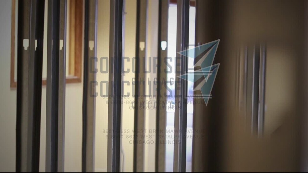 8601 W Bryn Mawr Ave, Chicago, IL à louer - Vidéo sur l’inscription commerciale - Image 3 de 9