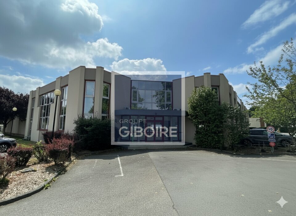 Industrial in Cesson-Sévigné for lease Building Photo- Image 1 of 10
