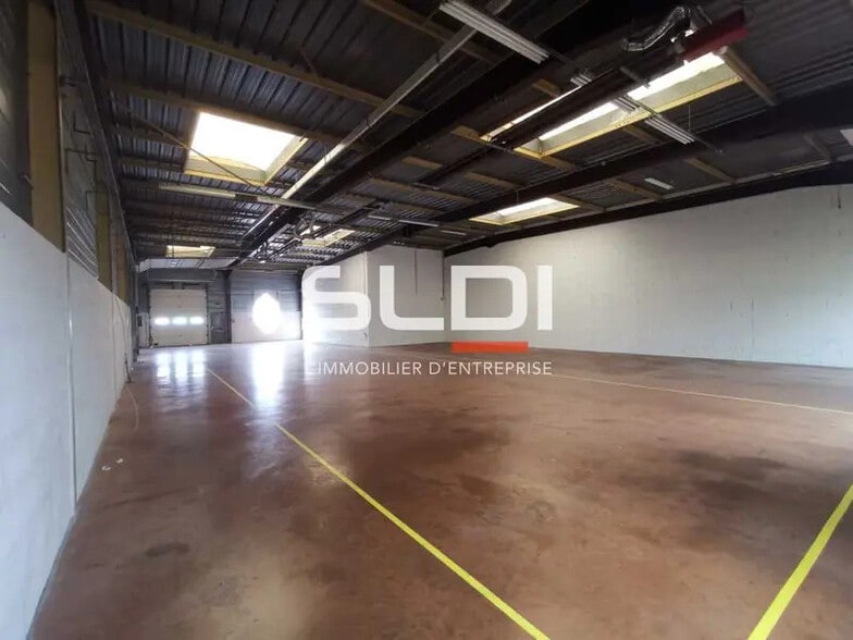 Rue Louis Braille, Bourgoin-Jallieu for lease - Interior Photo - Image 3 of 5