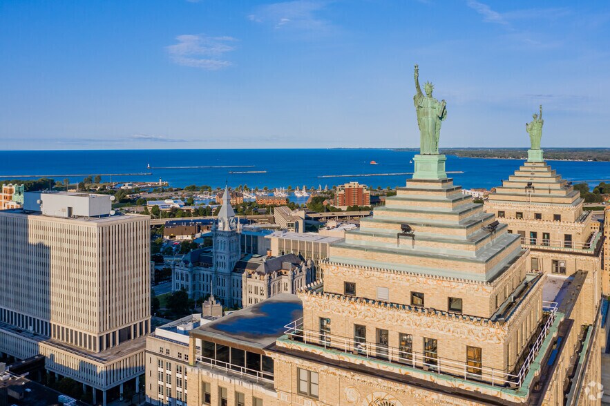 424 Main St, Buffalo, NY à louer - Photo du bâtiment - Image 3 de 11