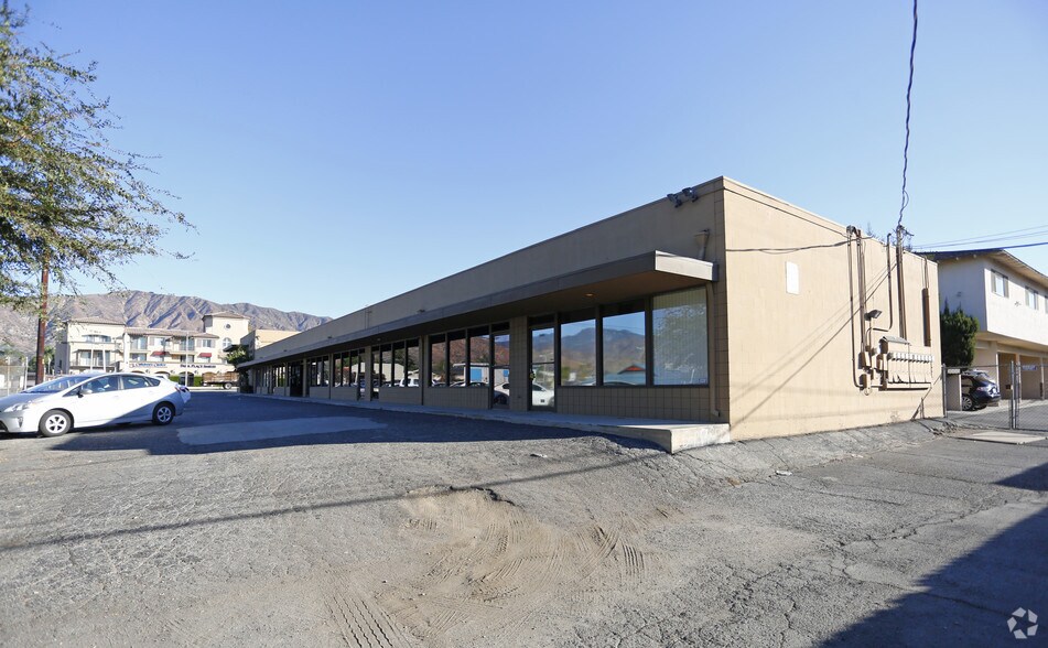 626 W Route 66, Glendora, CA à vendre - Photo du bâtiment - Image 2 de 2