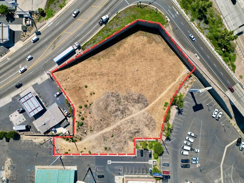 560 West Orange Show Rd, San Bernardino, CA for lease - Building Photo - Image 3 of 12