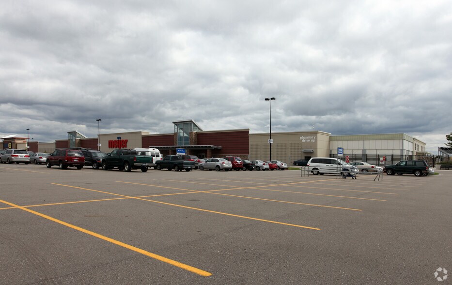 3565 Fairlane Dr, Allen Park, MI à vendre - Photo du bâtiment - Image 2 de 7