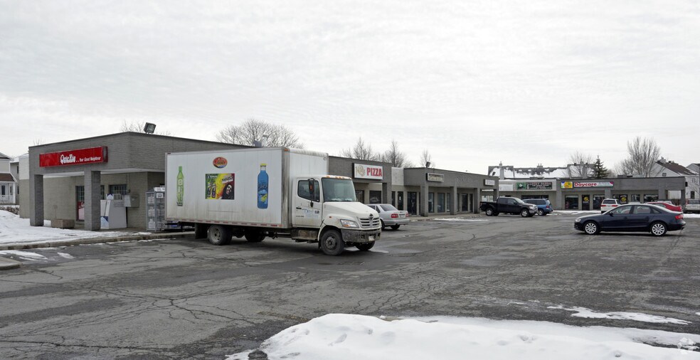 3023 Cedarview Rd, Nepean, ON à vendre - Photo principale - Image 1 de 1