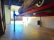 E04 - Interior Under Lift