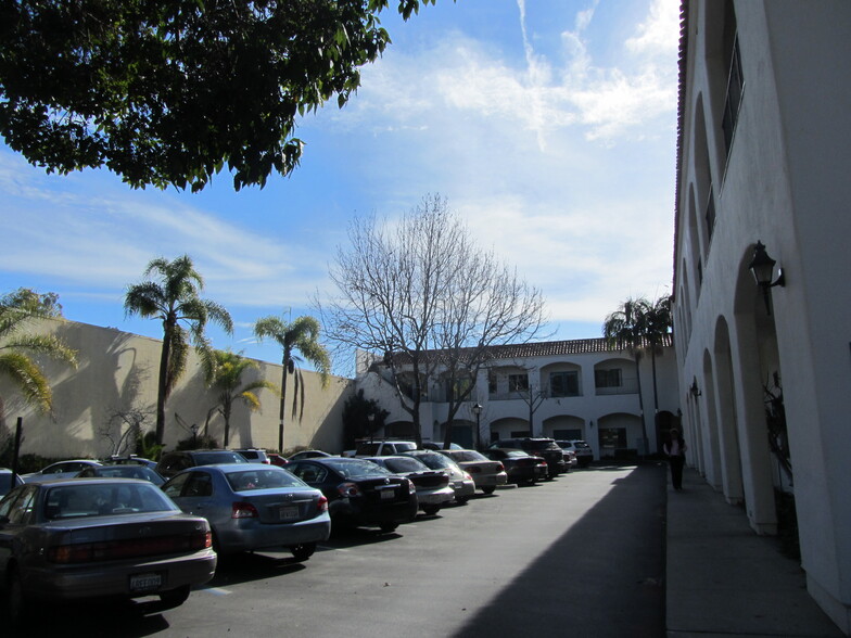 114 E Haley St, Santa Barbara, CA for lease - Building Photo - Image 2 of 5