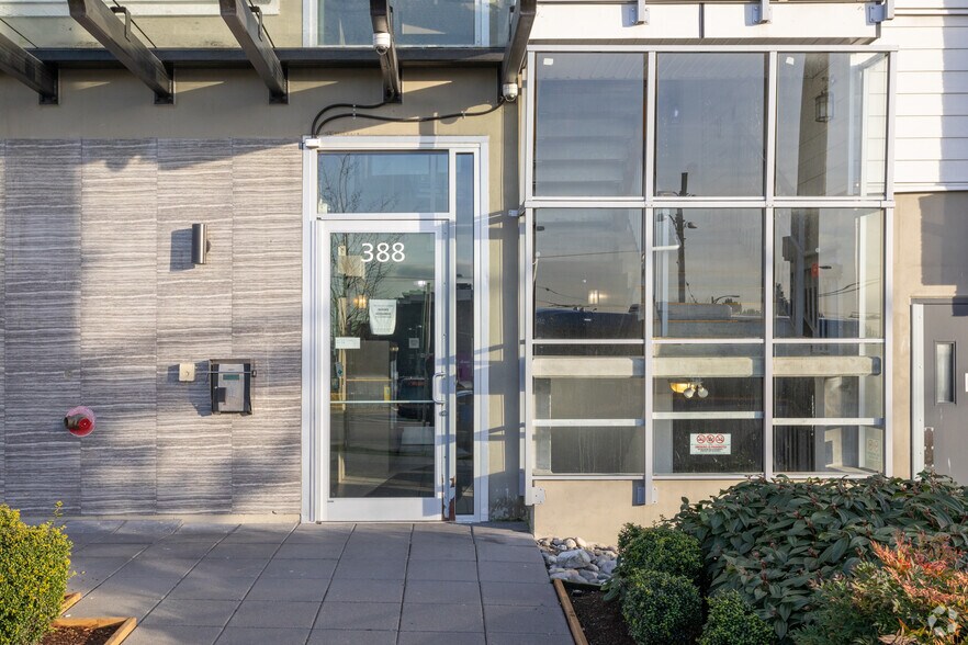 388 Kootenay St, Vancouver, BC à vendre - Photo du bâtiment - Image 3 de 6