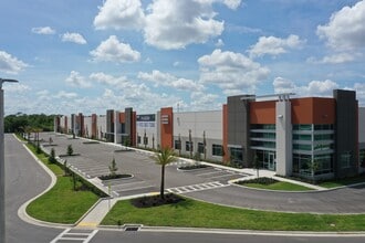 11600 Trade Park Way, San Antonio, FL à louer Photo du bâtiment- Image 1 de 5