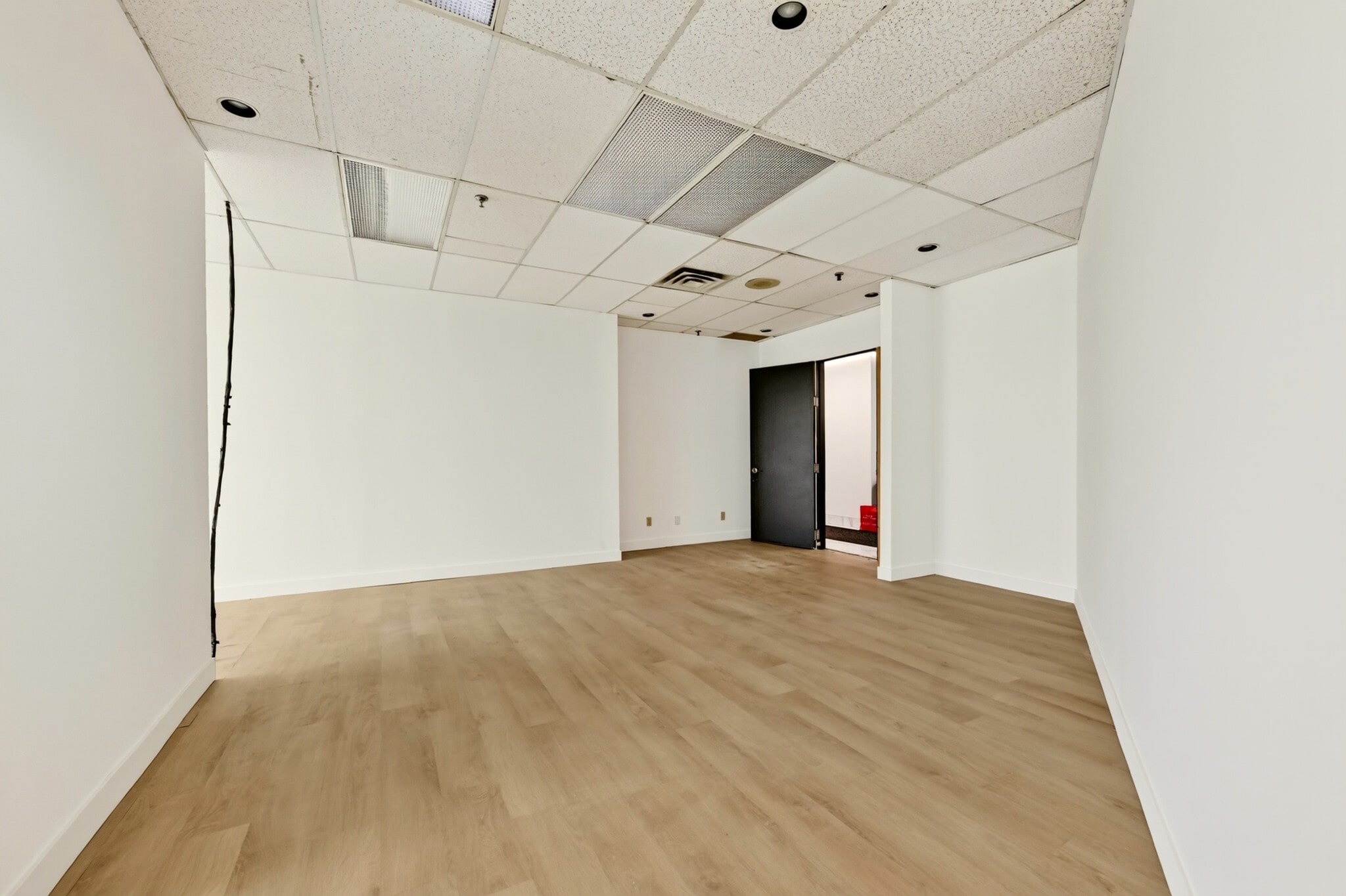 12905 Rue Sherbrooke E, Montréal, QC à louer Photo intérieure- Image 1 de 6