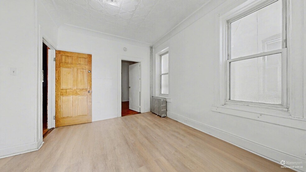 6424 Madison St, Ridgewood, NY à vendre - Photo du bâtiment - Image 2 de 25