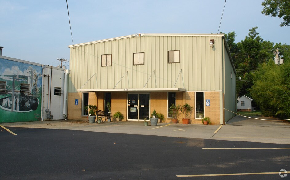 1017 Oakland Ave, Rock Hill, SC for sale - Primary Photo - Image 1 of 2