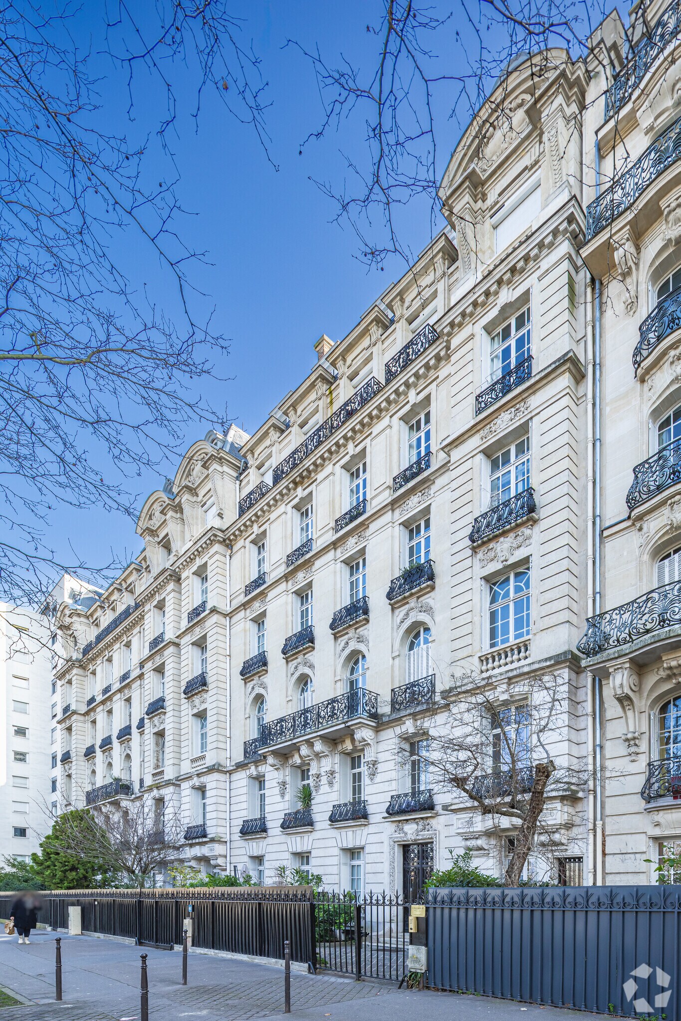 Multifamily in Paris for sale Primary Photo- Image 1 of 2
