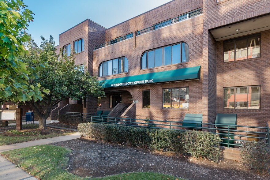 7960-7990 Old Georgetown Rd, Bethesda, MD à vendre - Photo du bâtiment - Image 2 de 22