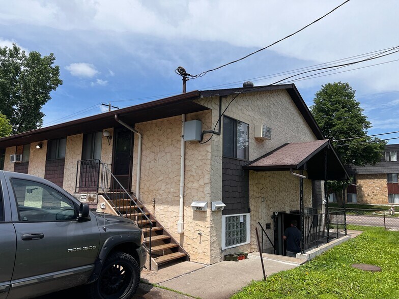 96 Arlington Ave W, Saint Paul, MN à vendre - Photo du bâtiment - Image 2 de 11