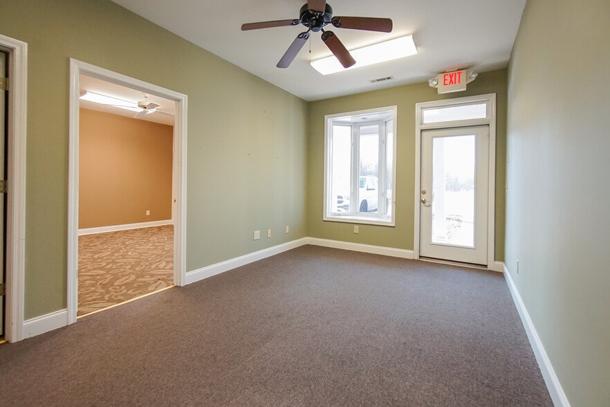 921 Harmony Rd, Eatonton, GA for lease - Interior Photo - Image 2 of 12