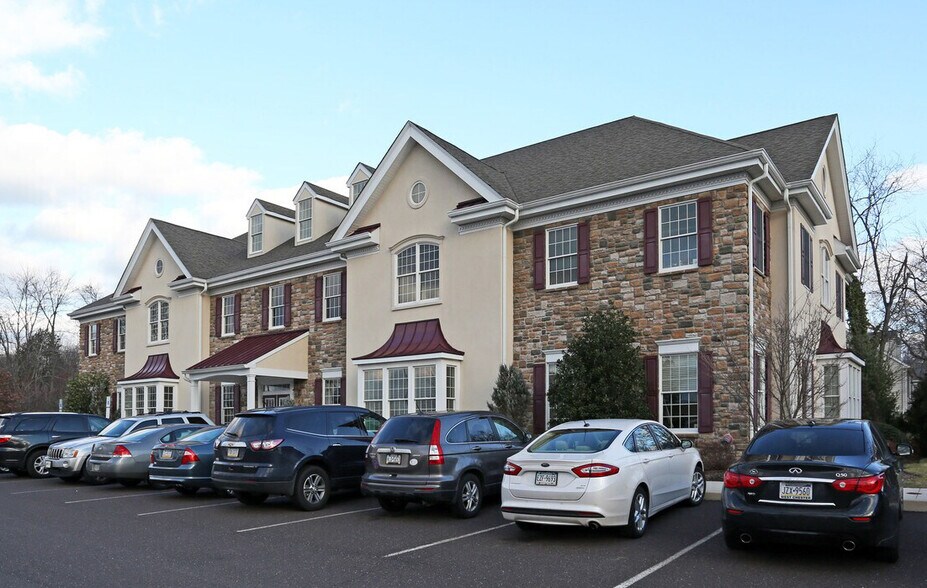 105 Montgomery Ave, Montgomeryville, PA à vendre - Photo du bâtiment - Image 2 de 8