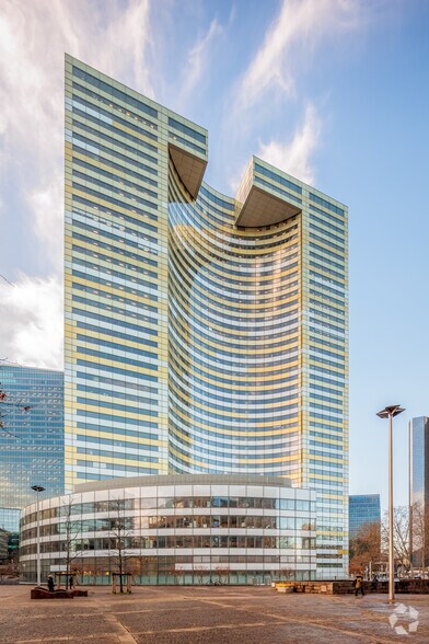 2 Avenue Gambetta, Courbevoie à louer - Photo du bâtiment - Image 2 de 5