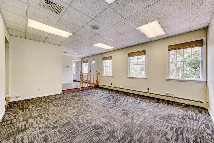 410 Franklin Ave, Nutley, NJ à louer - Photo du bâtiment - Image 3 de 12